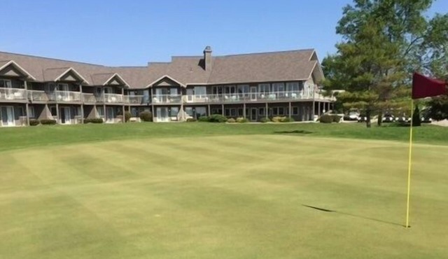 Cherry Hills Golf & Lodge