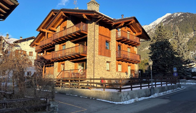 Cherry Tree House. Cozy and modern, nestled in the tranquility of the Alps
