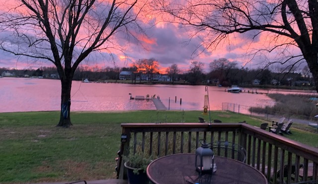 Chesapeake Spectacular Waterfront- Kayaks, Spa, Pier