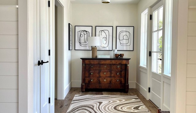 Chester Village Gem – Elegant Coastal Retreat Sleeps 6
