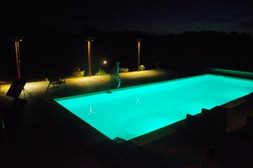 CHEZ MITCH EN CAMPING CAR et grand espace extérieur
