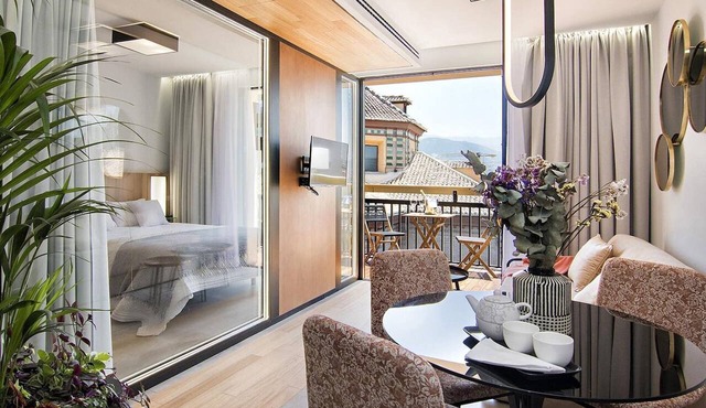 ChezmoiHomes Luxury Alhambra Penthouse Collection Comares