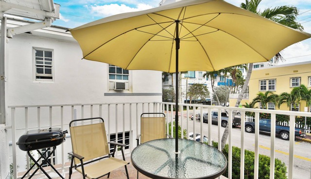 Chic 1-Bedroom Apt Steps from the Beach in Beautiful Miami Beach