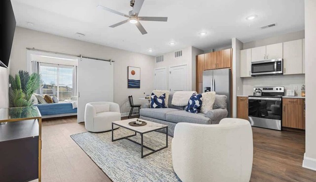 Chic 1BR, Steps from The Gulch & Broadway