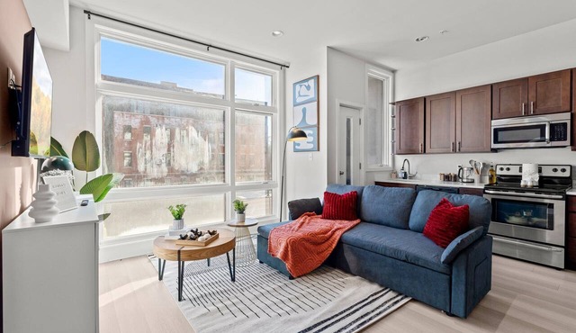 Chic 1BR Unit - Walk to Met - Direct Subway to FIFA