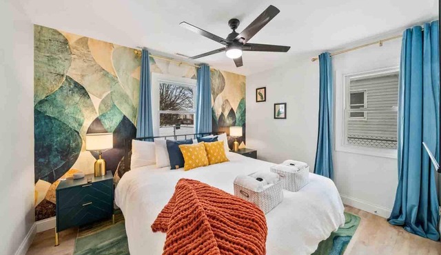 Chic 2BR 5min ND King+Queen Bed Firepit & Grill