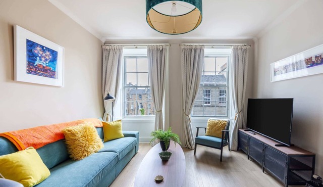 Chic 2BR West End Edinburgh - Walk to Castle