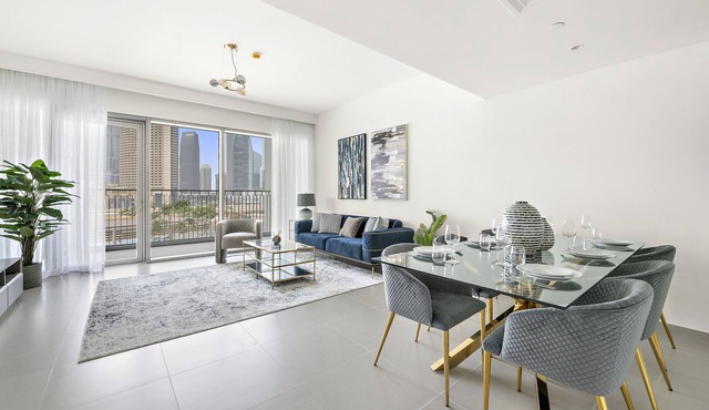 Chic 3 BD with Burj Khalifa Views in Downtown