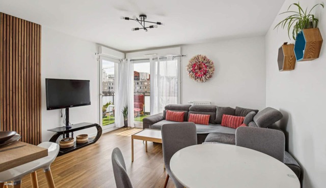 Chic and comfortable apart with Parking and balcony