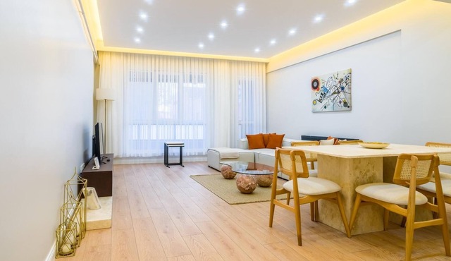 Chic and Spacious Flat Near Golden Horn in Beyoglu