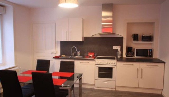Chic Apartment in Epinal, Near Palace Cinema & Shopping, Sleeps 4