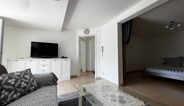 Chic apartment opposite Helios clinics/5 min walk to Krefeld University of Applied Sciences