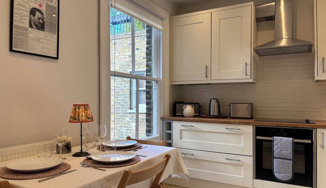 Chic Artist Apartment Chelsea
