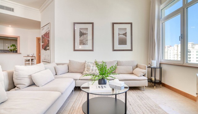 Chic Beachside 3BR Living at the Palm