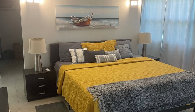 Chic Beachside Escape in Marina Bay – Just a few steps away from Sand & Sun!