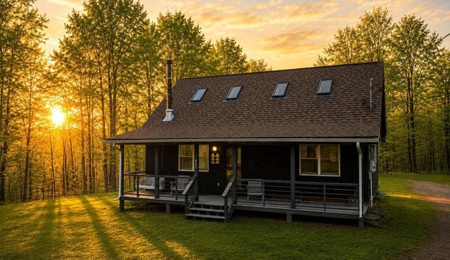 Chic Catskills Cabin | 17 Acres | Fireplace + Loft