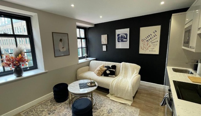Chic central Leeds retreat