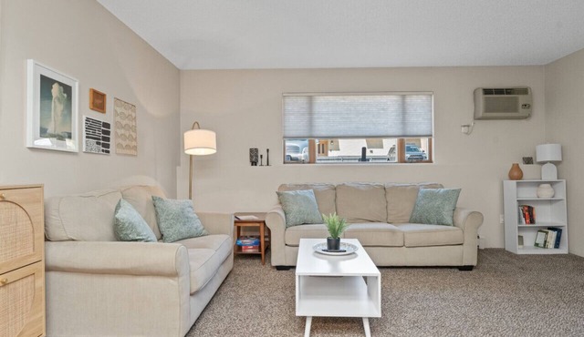 Chic Central Nook in Great Falls