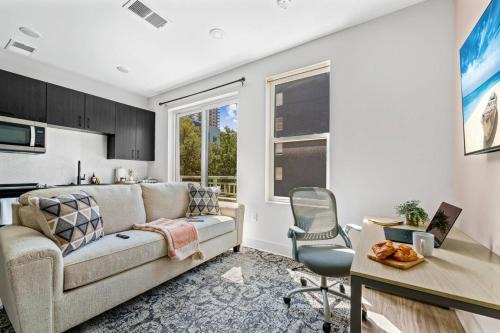Chic Channelside Studio | Perfect Gate Away!
