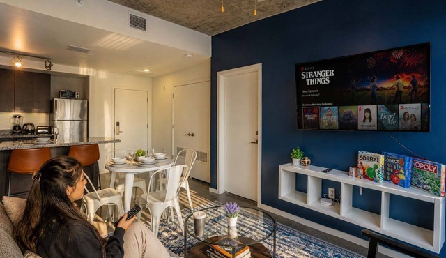 Chic Downtown Phoenix Gem w/Scenic Balcony & Park