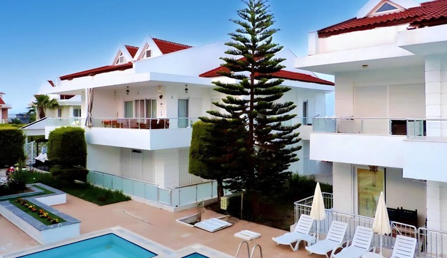 Chic Duplex House with Shared Pool in Antalya