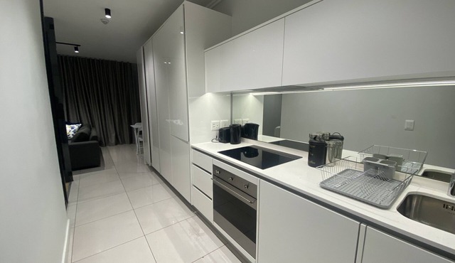 Chic & Elegant - Apartment for 2 in the Elite Ellipse Executive Apartments.