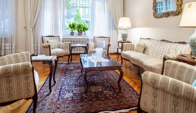 Chic Flat with Balcony Close to Caddebostan Shore