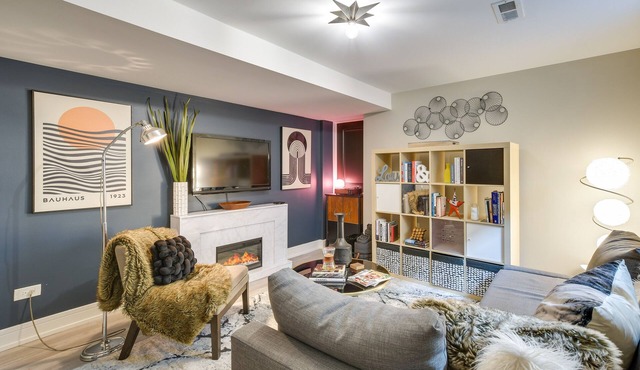 Chic Forest Park Home w/Patio - 10 Mi to Chicago