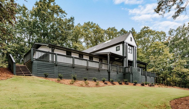 Chic Gainesville Retreat by MHM Luxury Properties - 31 Day Minimum Stay