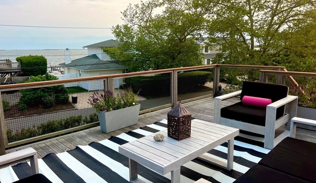 Chic Hamptons Beach House With Water Views, Bay Beach, And Hot Tub