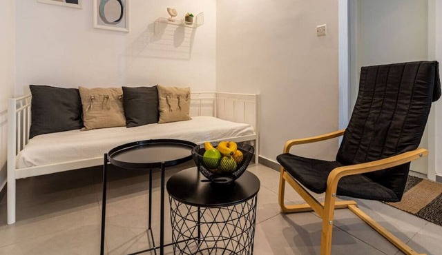 Chic Hideaway 1-Bedroom Apartment in Larnaca