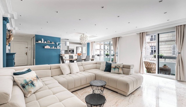 Chic! High-end flat & Parking, near metro station