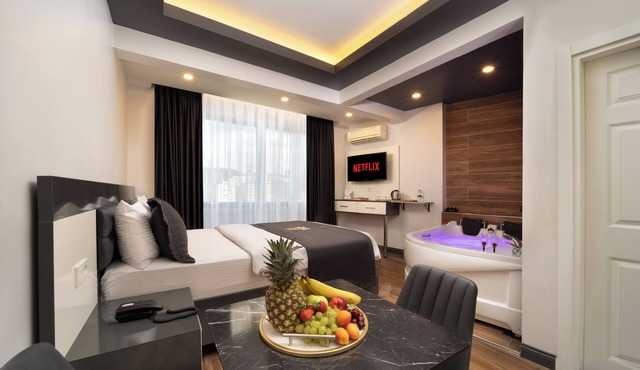 Chic hotel in marvelous Istanbul with AC, WiFi
