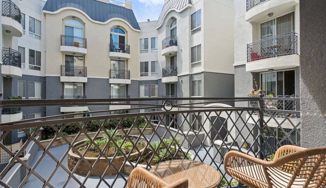 Chic Marina Oasis 5 Star Amenities Central