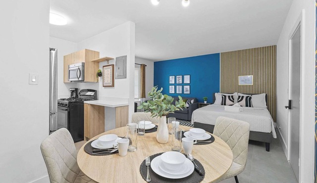 Chic Miami Beach Apt, Sleeps 4, Near Ocean