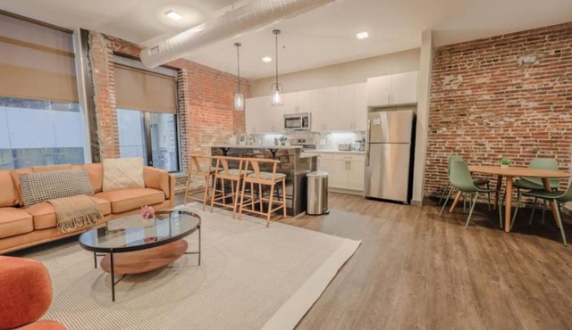 Chic Modern 2 bed Apartment with Exposed Brick