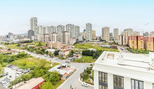 Chic, Modern and Spacious Flat in Umraniye