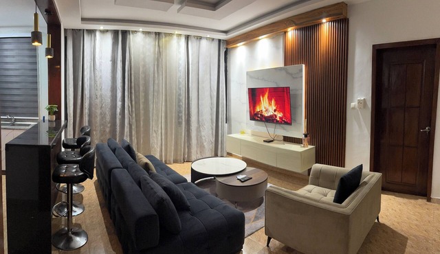 Chic, modern apartment in GB, 3 min from town center.