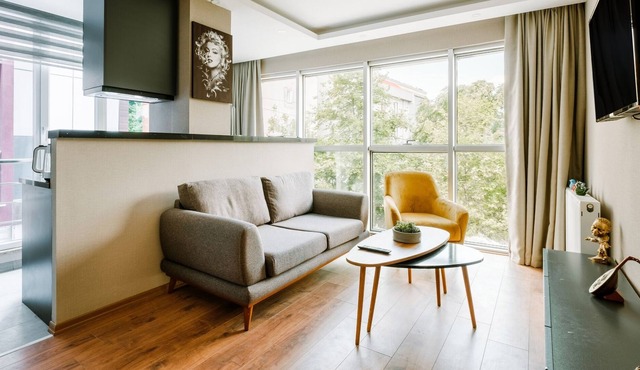 Chic Modern Flat 2 min to Metro, Near Marmara Park