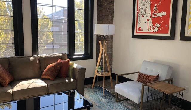 Chic Modern Luxury - 1 bdrm apartment downtown