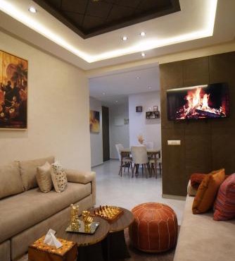 Chic Moderne avec Touche Marocaine