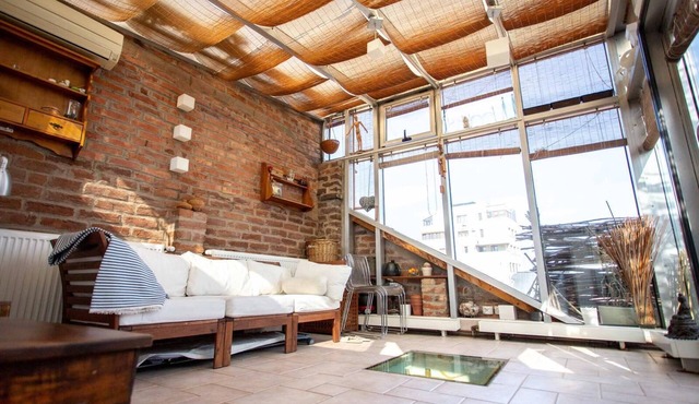 Chic 'Petit Paris' Villa: A Blend of Art&Comfort