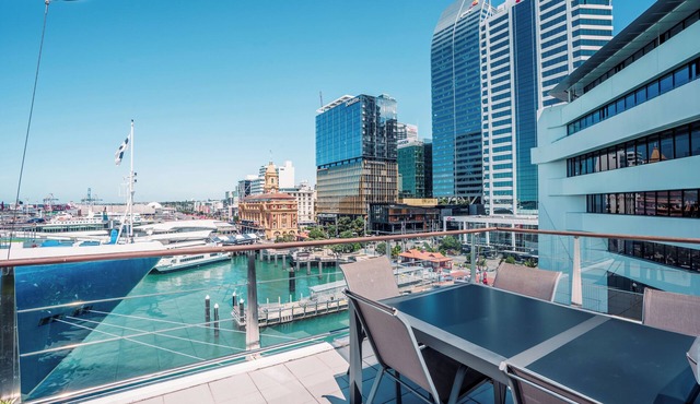 Chic Princes Wharf Studio | City View | Parking
