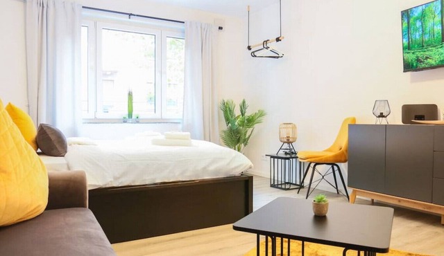 Chic Studio | 1 Min to HBF