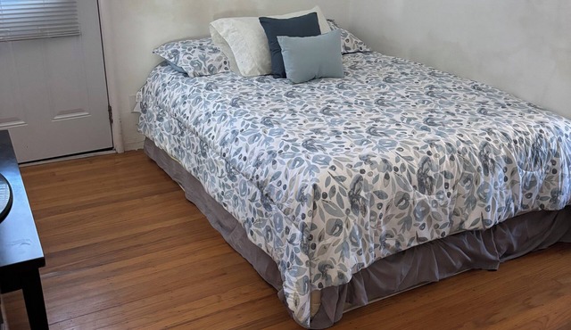 Chic studio in Castro Valley SF Bay Area for a cozy getaway