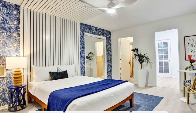 Chic Studio Steps to Downtown Lake Worth Beach