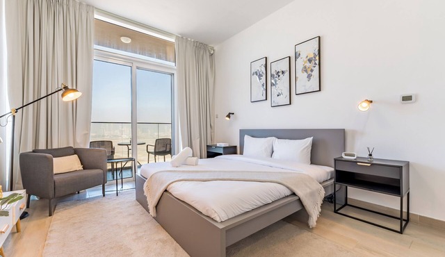 Chic studio with amazing open view