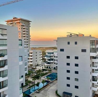Chic studio with sea view, Wi-Fi & pool