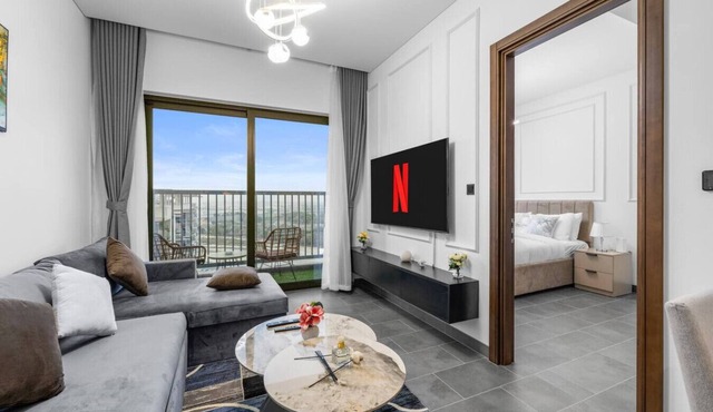 Chic Urban Escape Crest 1BR w/Private Balcony