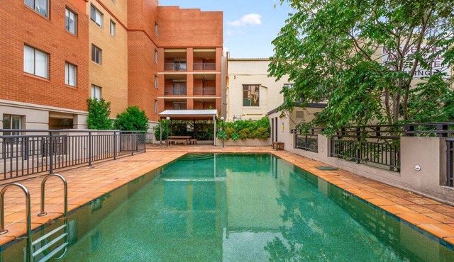 Chic Urban Escape in Vibrant Camperdown